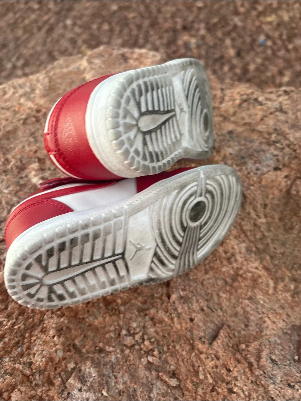 Nike Kids Red and White Hook-and-Loop Low-Top Sneakers